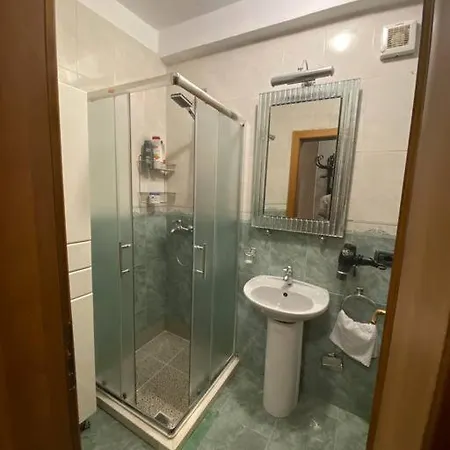Apartment Cozy Located In The Heart Of *