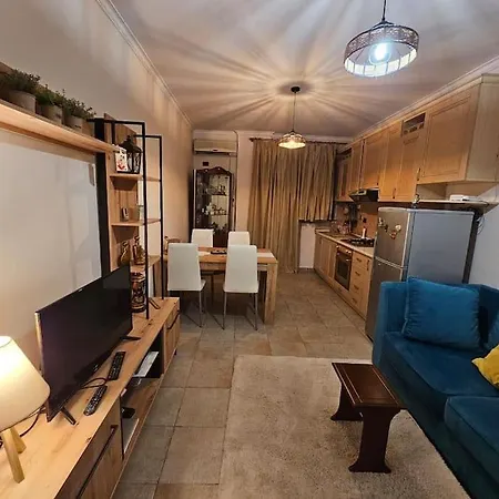 Apartment Cozy Located In The Heart Of
